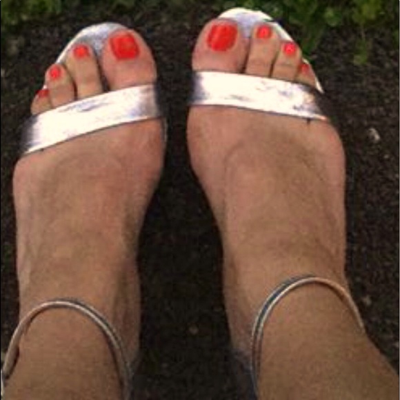 Heels - Picture 2 of 8